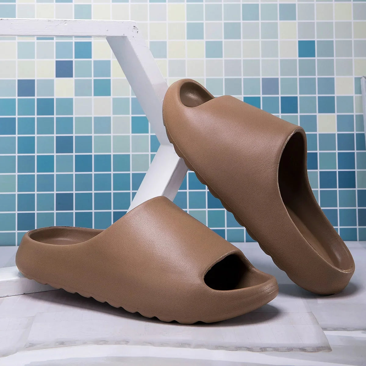 Cheap Soft Designer Slides Men Women Stylish Rubber Slippers Indoor Home Sales Promotion Chinelo Slide Mens Sliders Brand