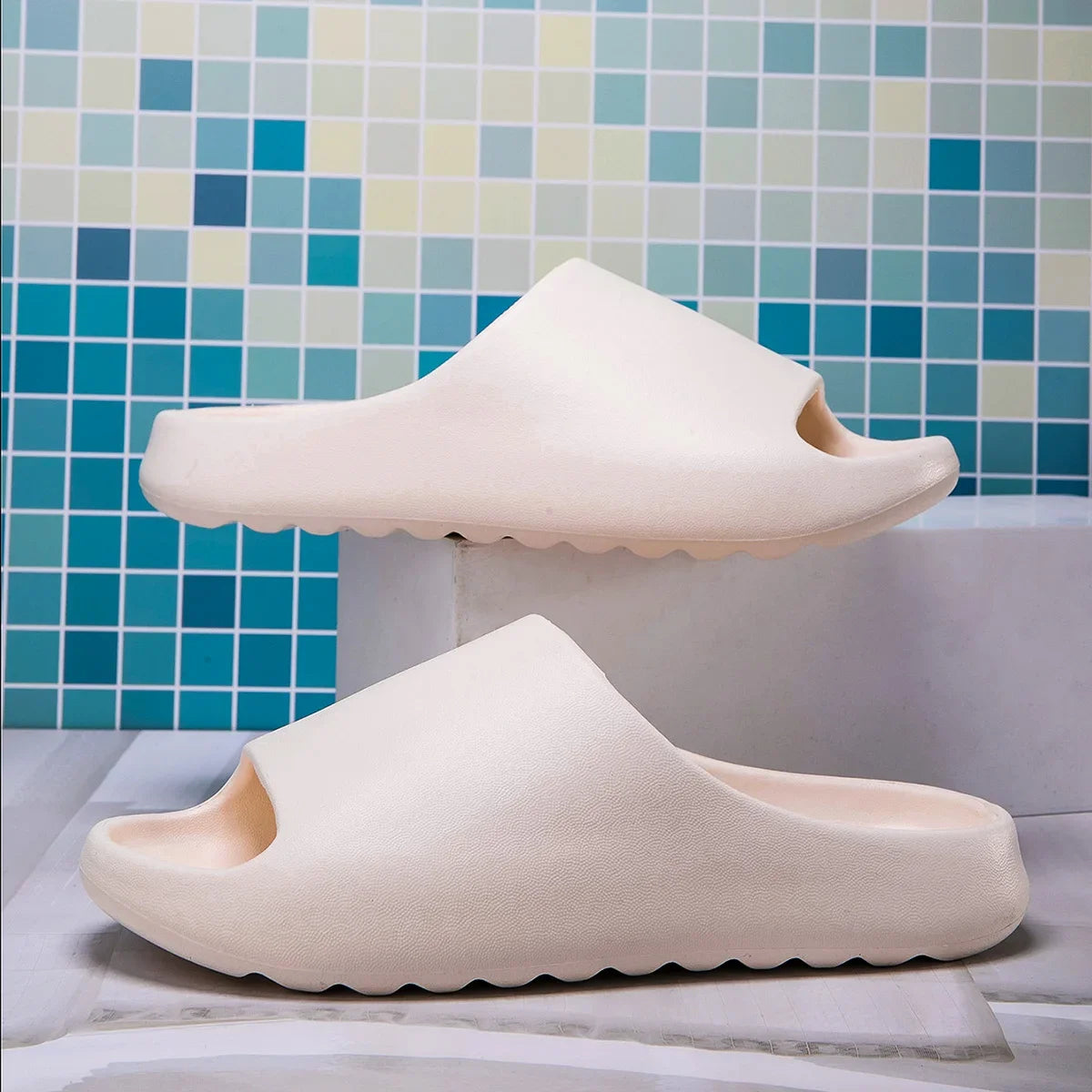 Cheap Soft Designer Slides Men Women Stylish Rubber Slippers Indoor Home Sales Promotion Chinelo Slide Mens Sliders Brand